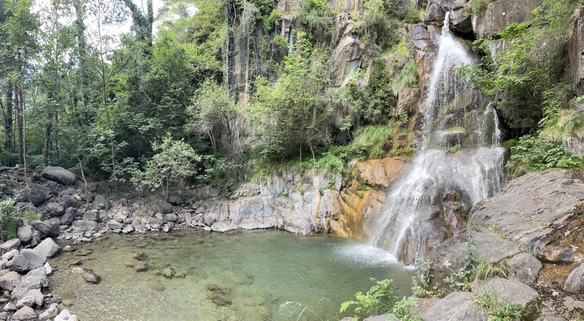 Calmfranc Atico Abuhardillado Con Vistas Al Rio Y La Montana Avistamiento De Ciervos En Canfranc Pueblo Εξωτερικό φωτογραφία