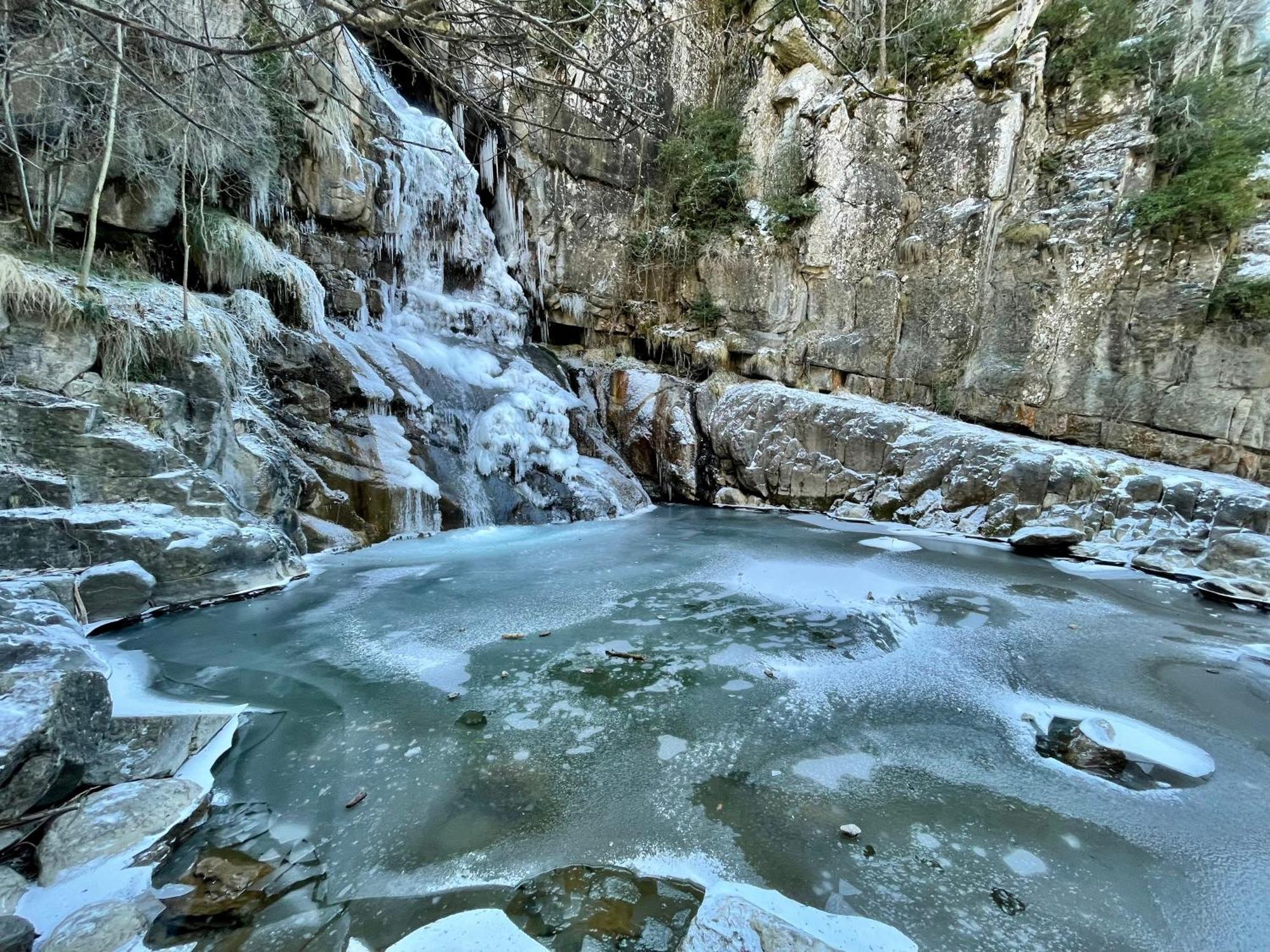 Calmfranc Atico Abuhardillado Con Vistas Al Rio Y La Montana Avistamiento De Ciervos En Canfranc Pueblo Εξωτερικό φωτογραφία