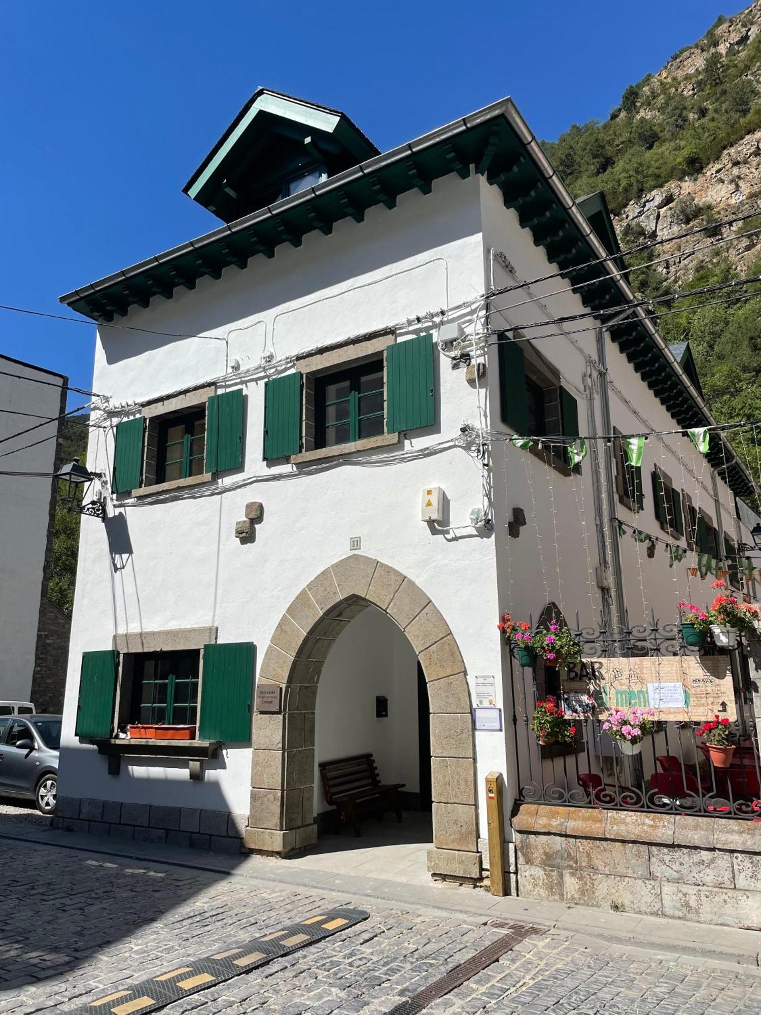 Calmfranc Atico Abuhardillado Con Vistas Al Rio Y La Montana Avistamiento De Ciervos En Canfranc Pueblo Εξωτερικό φωτογραφία